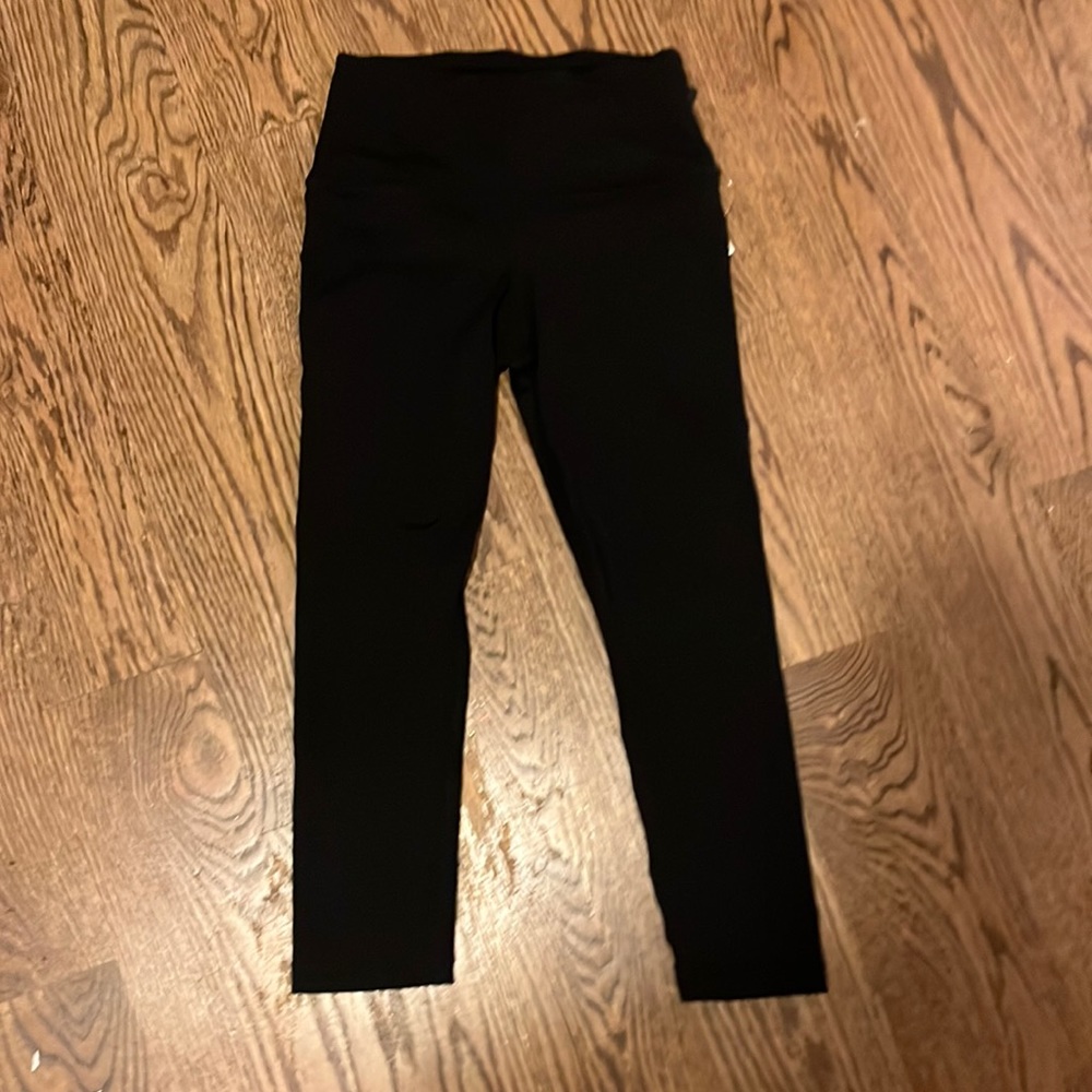 Black capris leggings